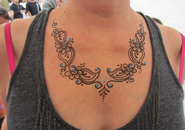 chest Mehendi design that boost the confidence 