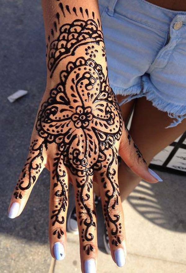 Simple mehndi design for back hand