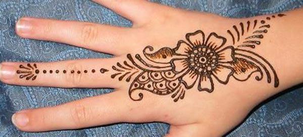 Easy floral pattern mehendi design for backhand