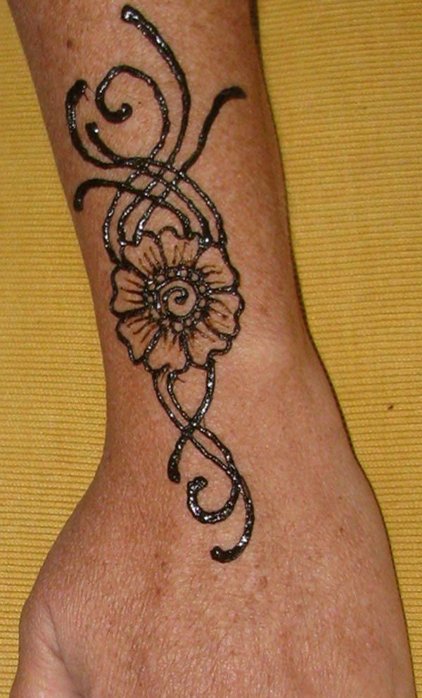 simple flower mehndi design for wrist