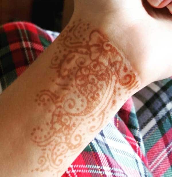 mango leaf mehndi design for wrist