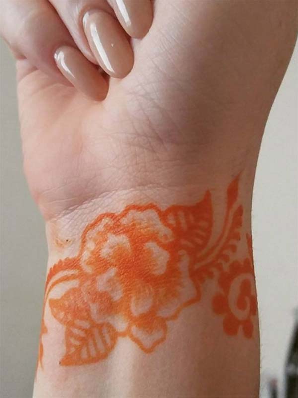 flower mehendi design for wrist