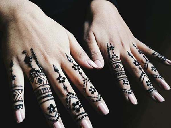 modern mehndi design for fingers