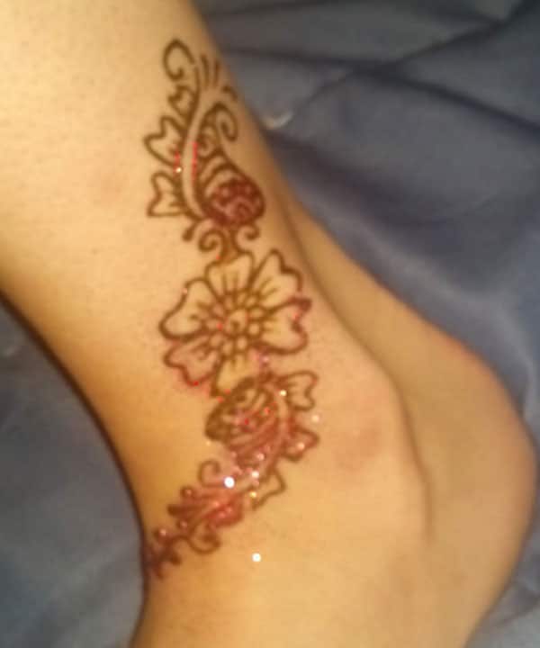 easy mehndi design for ankle