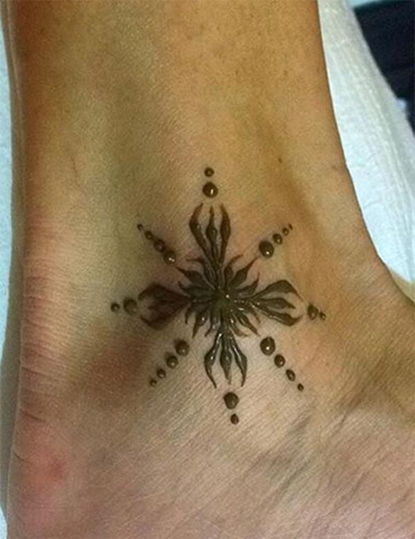 simple mehendi design for ankle