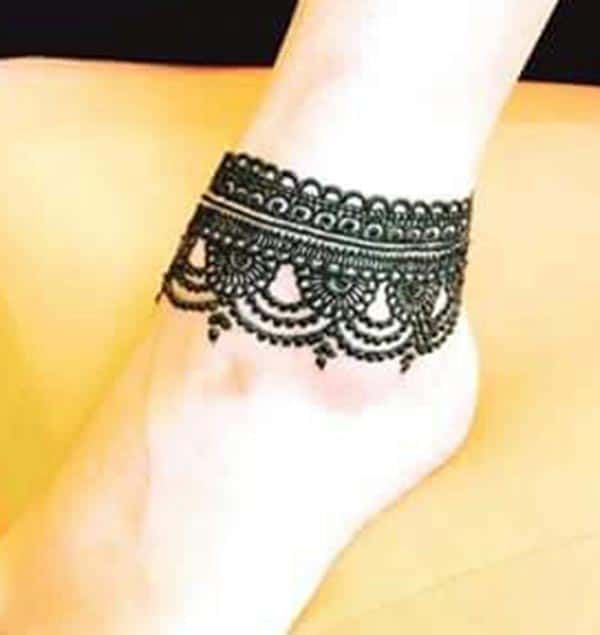 simple and easy mehndi design for ankle