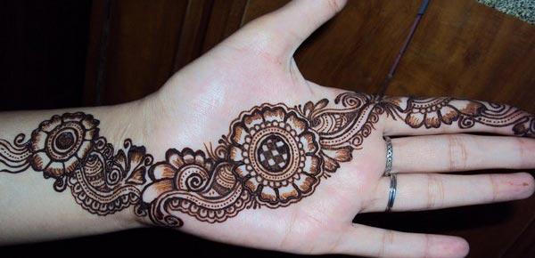 flowers and paisleys mehndi design for palm-palms