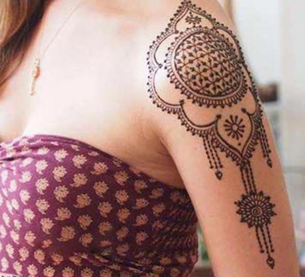 traditional mehndi design for shoulder