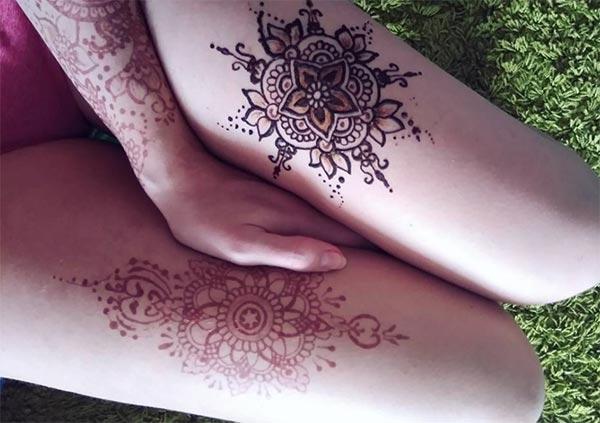 flowers and dots mehendi design for thigh 