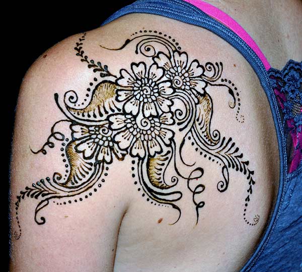 Traditional Floral and Paisley Mehndi Design on Shoulder