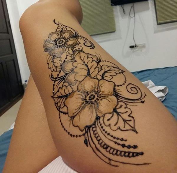 A marvelous 3D mehendi design on thigh for Girls