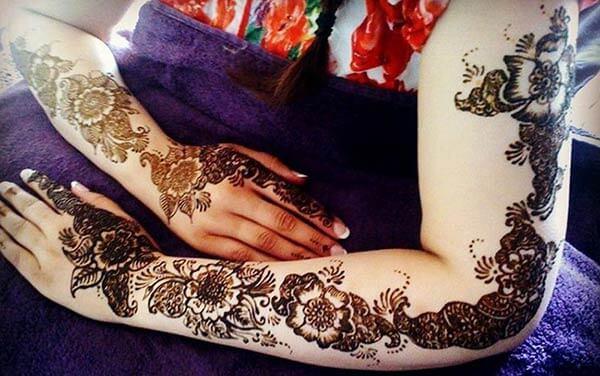 Show the world your feminine beauty using full arm mehendi designs for ladies